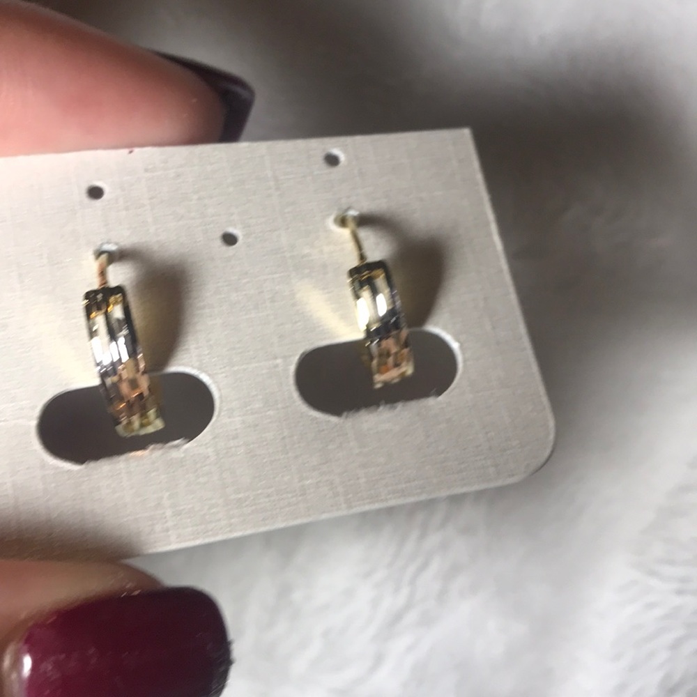 Earrings - Picture 4 of 6